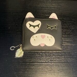 💞💞 Betsy Johnson 💞💞 Zip up wallet
✨BRAND NEW✨